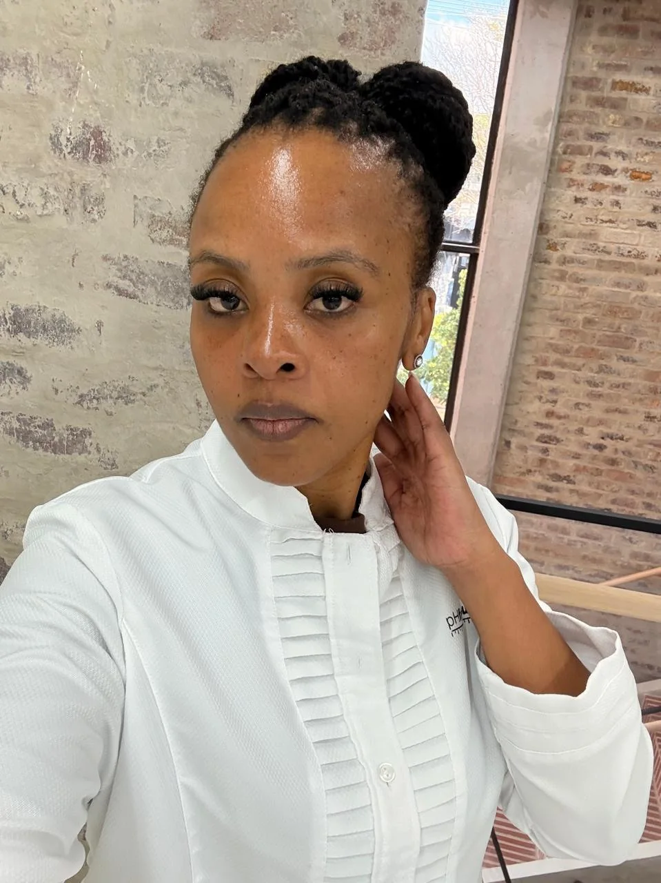 Akhona, Professional Nail Technician